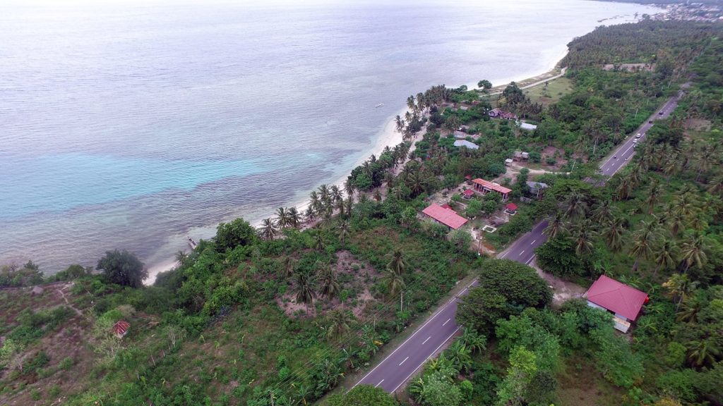 Indahnya Objek Wisata Palippis Pantai Berpasir Putih Di Polewali