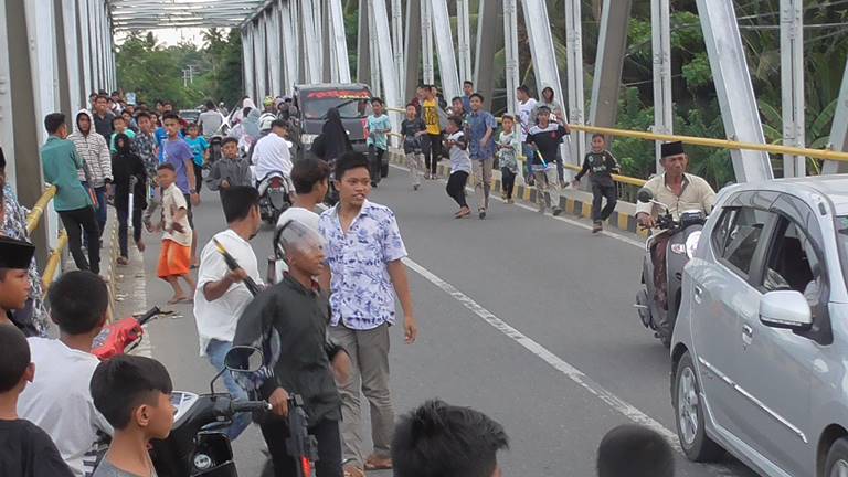 Saling Ejek, Ratusan Anak di Tinambung Terlibat Tawuran 050619-Tawuran3