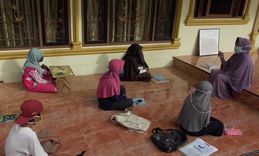 Minim Fasilitas Belajar Online, Sekolah di Polman Gelar KBM Tatap Muka Terbatas 170720-Belajar