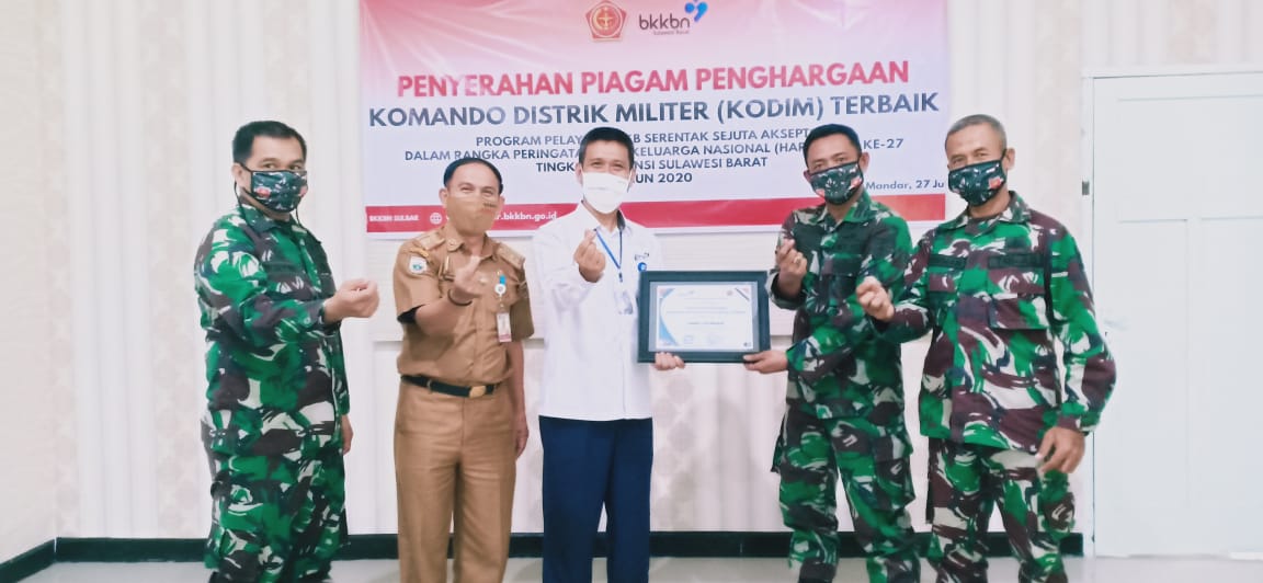 Sukes Gelar Pelayanan KB Sejuta Akseptor, Kodim 1402/Polmas Raih Pengharagan 270720-Penghargaan Kodim