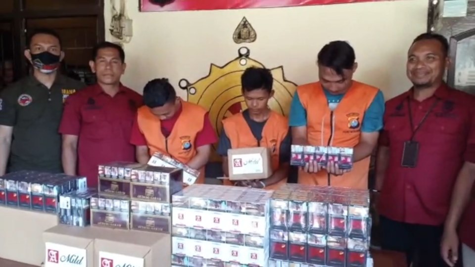 Sakit Hati Dipecat, Remaja Mamuju Satroni Toko Bekas Majikannya 250820-Curi ROkok1