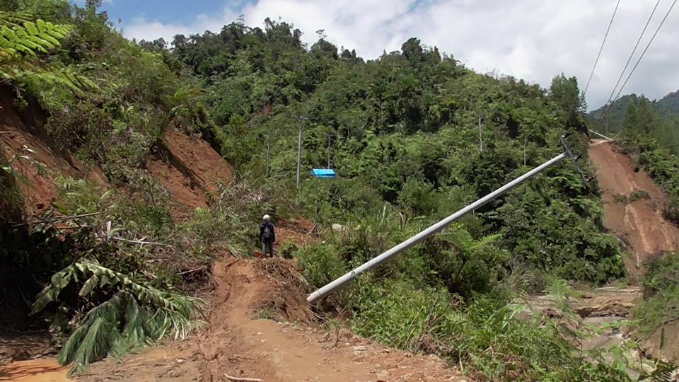 Empat Hari Terisolir Longsor Warga Desa Rippung Mamasa Mulai Krisis