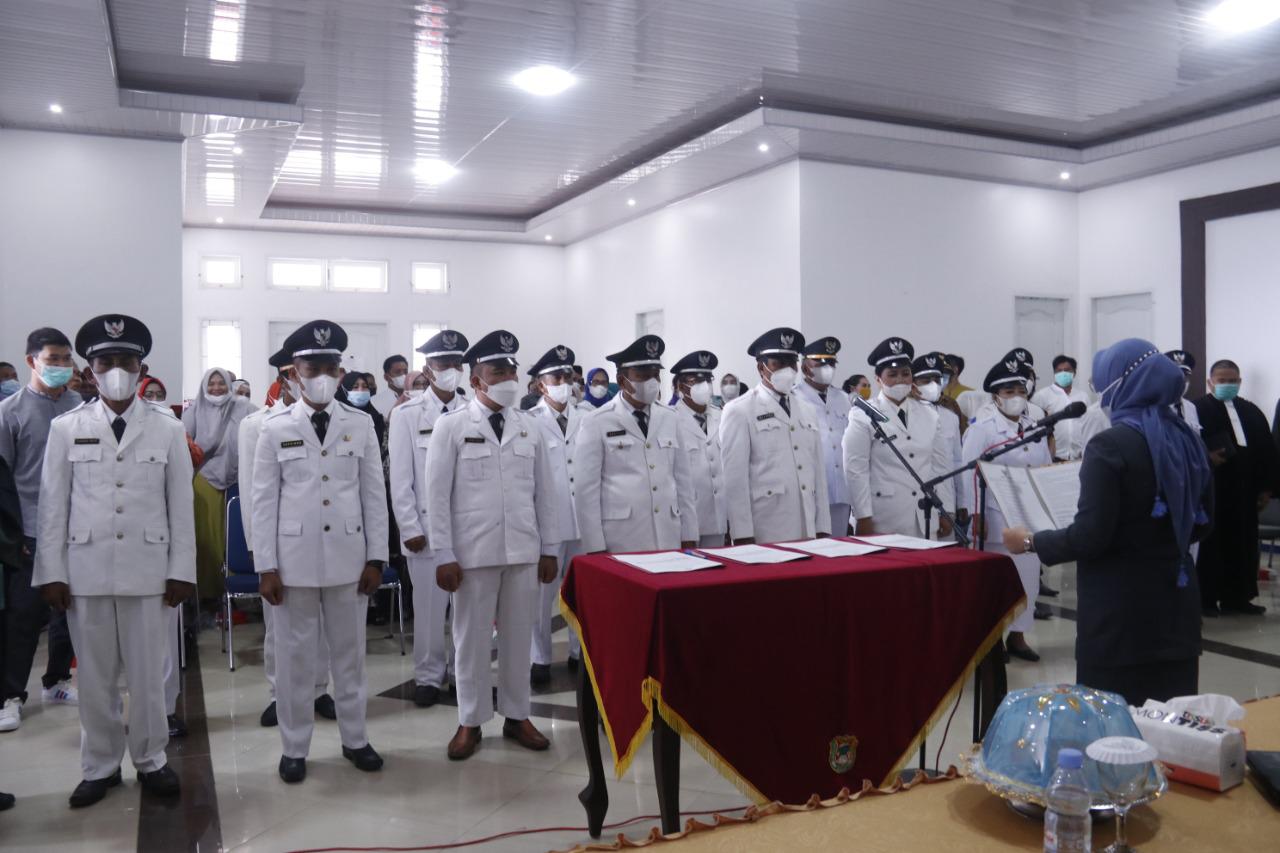 Bupati Mamuju Wajibkan Semua Kepala Desa Lakukan Vaksin