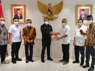Menpora Kerjasama PWI Pusat Sosialisasi DBON,  MoU di HPN 2022 Kendari