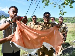 Pj Gubernur Sulbar Kesal Lihat Bendera Kusam dan Robek Berkibar di Pelabuhan