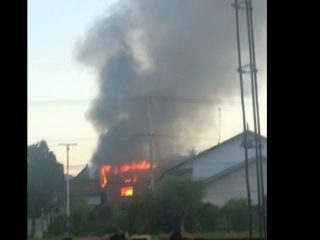 Sebuah Rumah di Wonomulyo Hangus Terbakar-Pemiliknya Seorang Guru