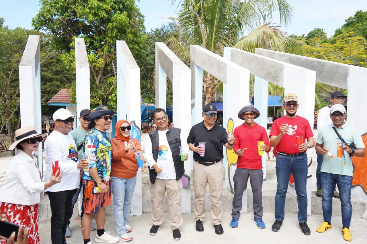 Pemprov Sulbar Buat Pulau Karampung Lebih Berwarna Dengan Event Color