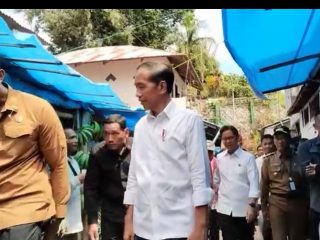 Jokowi Janji Bangun Pasar dan Benahi Jalan di Mamasa