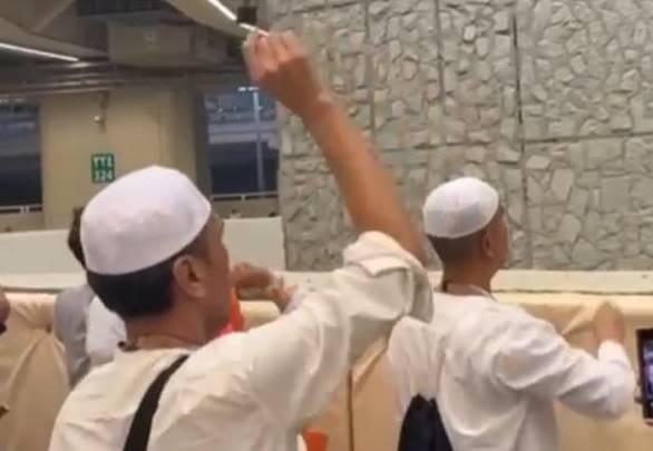 KE JAMARAT DI PILAR TIGA BATU 1780624-Ke Jamarat