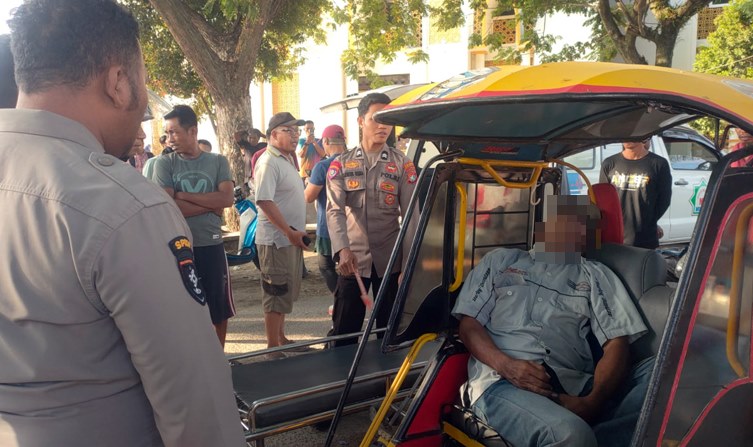 Pria Ditemukan Meninggal di Atas Bentor Parkir di Polman, Polisi Duga Karena Sakit Pria Ditemukan Meninggal di Atas Bentor Parkir di Polman, Polisi Duga Karena Sakit