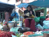 Harga Bumbu Dapur di Pasar Marasa Polman Merangkak Naik Jelang Nataru