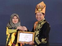 Dokter Hewan Isnaniah Bagenda Raih PDHI Award 2025 Berkat Inovasi Sigap Menawan