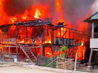 Kebakaran di Lampoko Polman Hanguskan 5 Rumah - Uang Rp 68 Juta Ludes