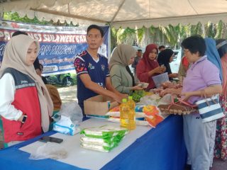 Dinas Ketapang Sulbar Gelar Pasar Murah, Warga Antusias Beli Bapok Harga Terjangkau