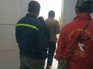Warga Gerebek Rumah BTN Diduga Jadi Tempat Prostitusi di Wonomulyo Polman