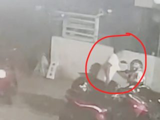 Terekam CCTV Aksi Pencurian Hp dalam Dashboard Motor di Wonomulyo Polman, Polisi Selidiki