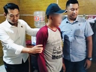 Pria Polman Diduga Cabuli Gadis Cilik 9 Tahun Diamankan usai Rumahnya Hendak Digeruduk Massa