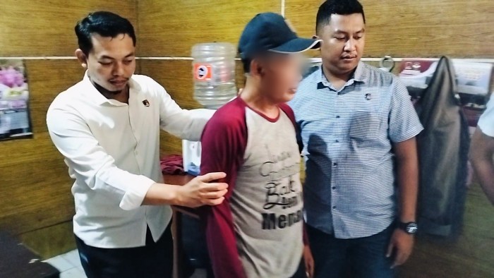 Pria Polman Diduga Cabuli Gadis Cilik 9 Tahun Diamankan usai Rumahnya Hendak Digeruduk Massa