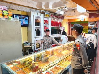 Wanita Terekam CCTV Curi Gelang Emas Seharga Rp 52 Juta di Wonomulyo Polman