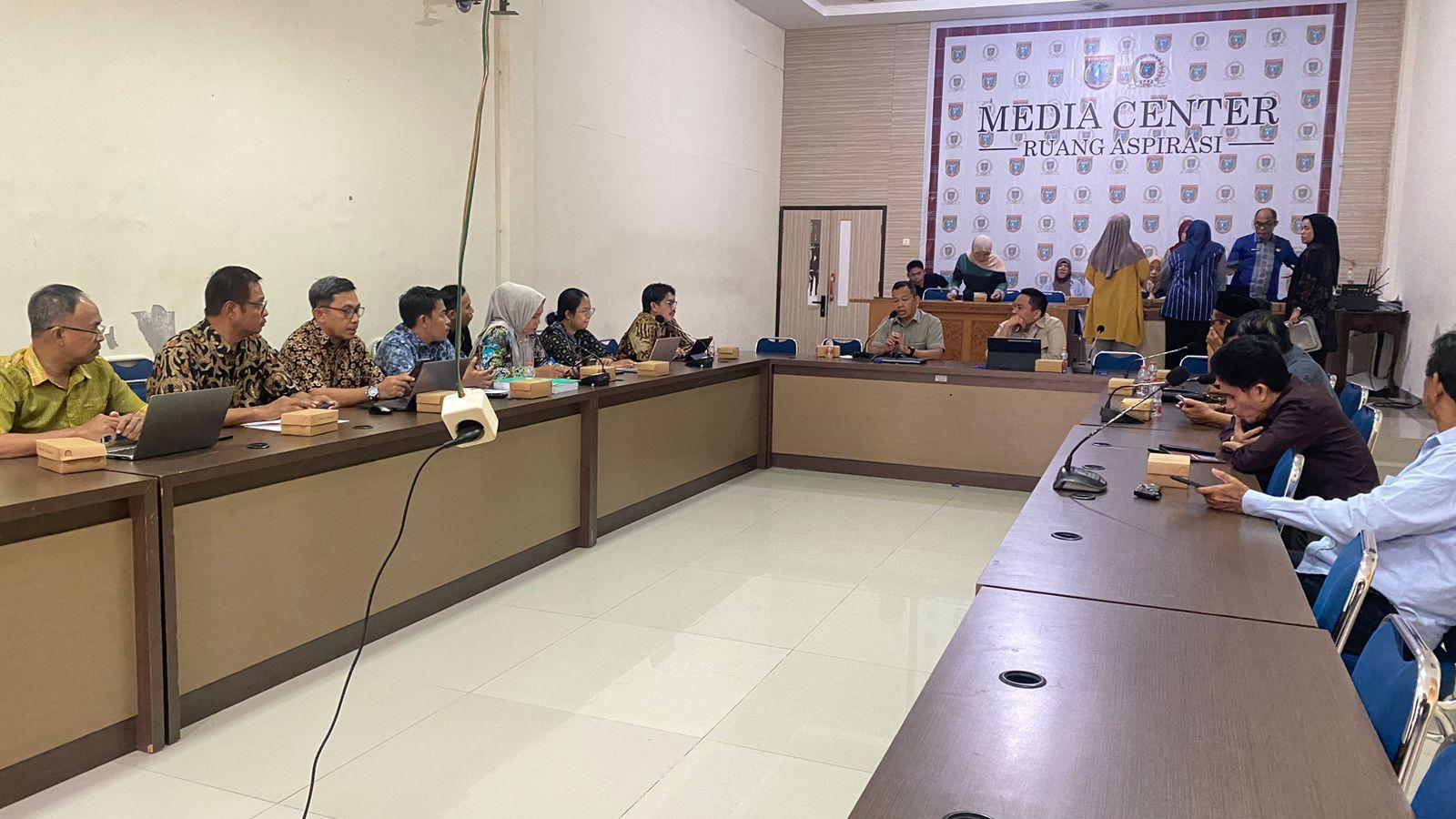 DPRD Polman Sorot Perbedaan Data Kemiskinan BPS dan Dinsos