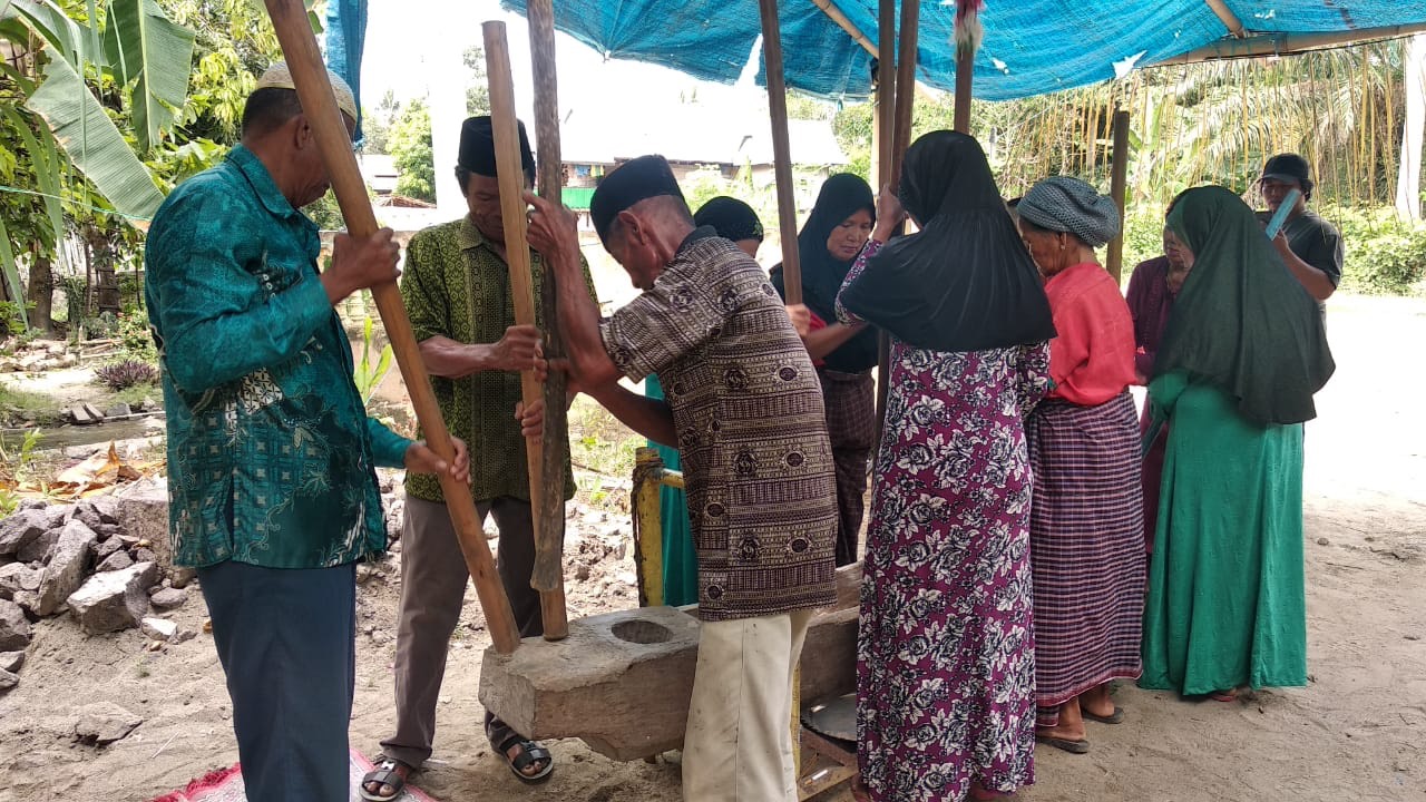 110219-Mappadendang1