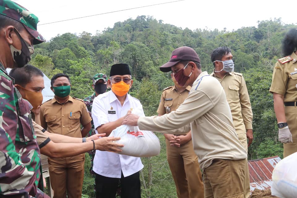 180520-Bantu Longsor