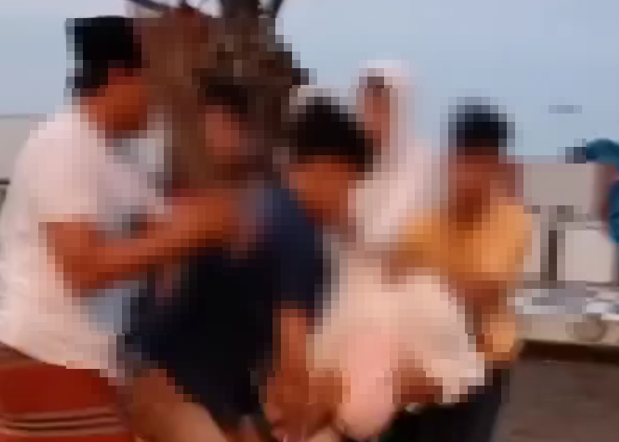 Seorang Remaja Jadi Korban Pengeroyokan di Pantai Bahari-Polman 260421-Keroyok