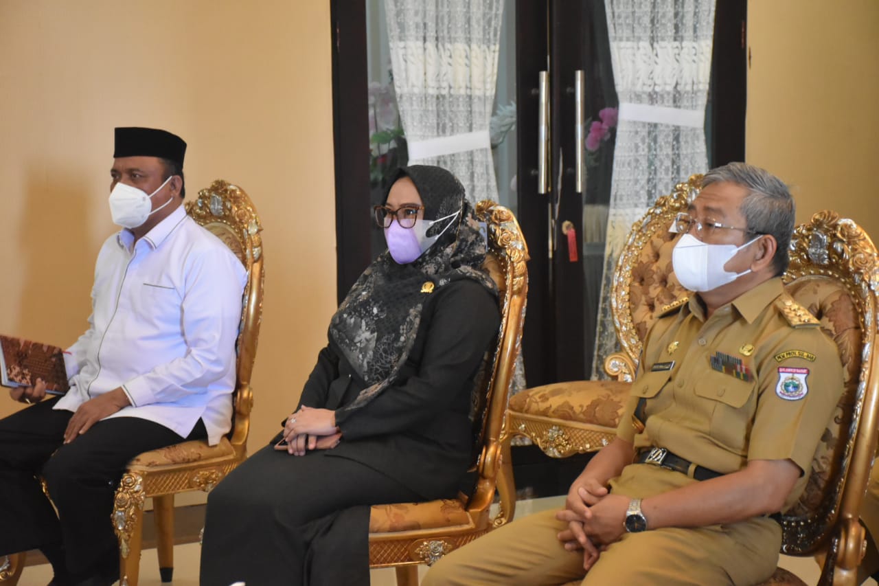 KETUA DPRD SULBAR HADIRI RAPAT KORDINASI PENEGAKAN PROKES KETUA DPRD SULBAR HADIRI RAPAT KORDINASI PENEGAKAN PROKES