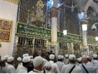 Lutut Siapa “Bergetar” Saat Melewati Pagar Makam Rasulullah?