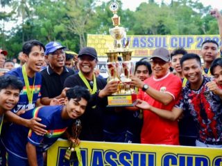 Ribuan Warga Ramaikan Final Liga Aji Assul 2024 di Polman, Tim Kesebelasan Desa Sumberjo Jadi Pemenang