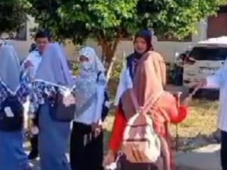 Penyambutan Siswa SMAN 2 Campalagian setiap pagi, Tradisi Pendidikan Karakter “Siasayanni”