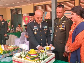 Kodim 1402/Polman Gelar Upacara dan Makan Bersama Warga Rayakan HUT ke 79 TNI