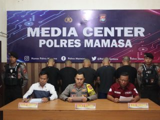 Lima Pria Diamankan Usai Kepergok Bermain Judi di Mamasa