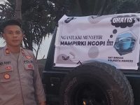 Polisi dan Komunitas JIP Berbagi ‘Kopi Subuh’ untuk Pengendara di Mamuju