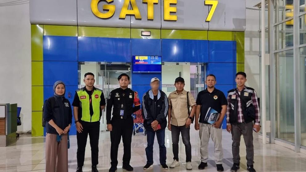 Kantor Imigrasi Polman Deportasi WNA Tidak  Miliki Dokumen Sah