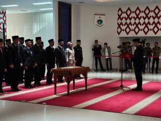 Lantik 15 Pejabat Pimpinan Tinggi Pratama di Sulbar, Gubernur SDK Ingatkan Istri Pejabat Tak Campuri Urusan Jabatan