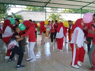 Penuh Tawa Lomba di Kodim 1402/Polman Semarakkan HUT RI ke-80