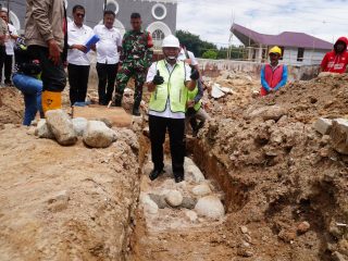Bupati Welem Ajak Semua Pihak Awasi Proyek Revitalisasi Bangunan 32 Sekolah di Mamasa