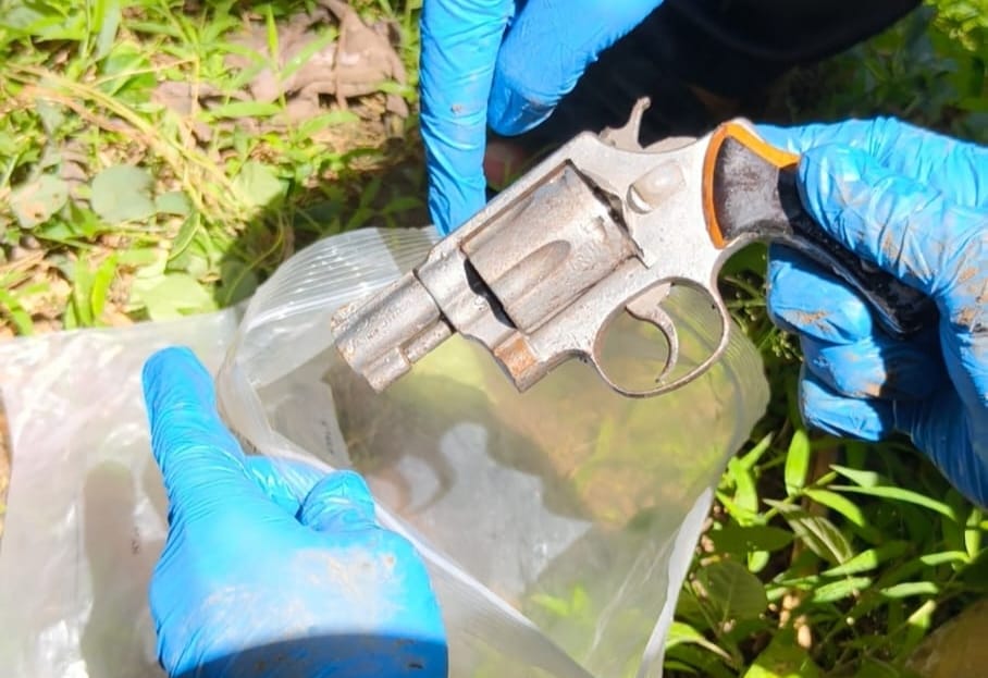 Penampakan Pistol Dipakai Pelaku Penembakan Tewaskan Husain di Polman Penampakan Pistol Dipakai Pelaku Penembakan Tewaskan Husain di Polman