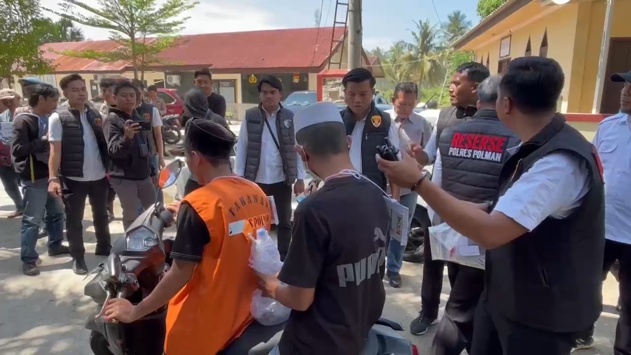 Tersangka Pembunuh Husain di Polman Ternyata Sempat Rencanakan Lukai Korban Pakai Air Keras Tersangka Pembunuh Husain di Polman Ternyata Sempat Rencanakan Lukai Korban Pakai Air Keras