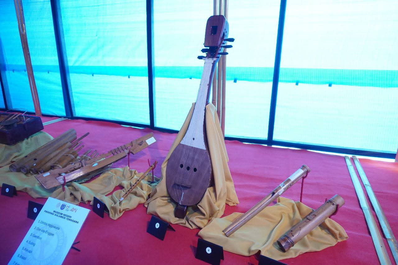 190 Alat Musik Tradisional Nusantara Dipamerkan di Mamasa 190 Alat Musik Tradisional Nusantara Dipamerkan di Mamasa