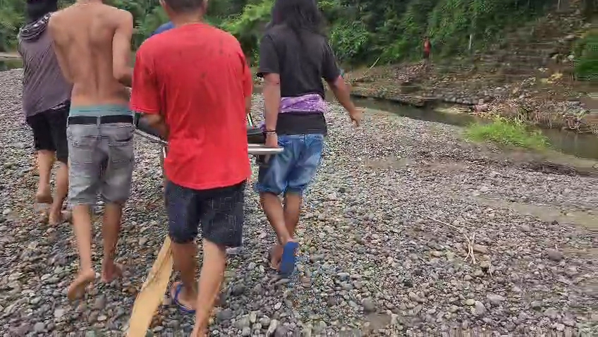 Gadis Muda Ditemukan Tewas di Sungai Mandar Polman Gadis Muda Ditemukan Tewas di Sungai Mandar Polman