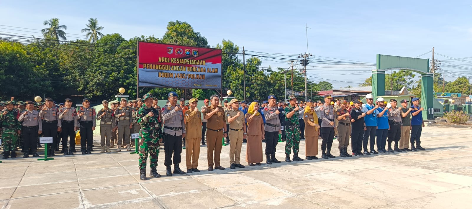 Apel Kesiapsiagaan Bencana, Dandim 1402 Polman Tegaskan Pentingnya Sinergi-Koordinasi Apel Kesiapsiagaan Bencana, Dandim 1402 Polman Tegaskan Pentingnya Sinergi-Koordinasi