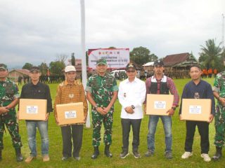 Pangdam XXIII/Palaka Wira Beri Perangkat Starlink untuk Desa Blank Spot di Bulo Polman