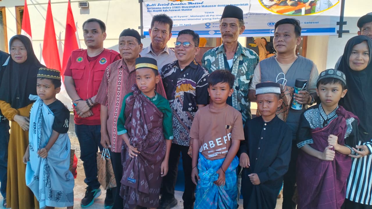 62 Bocah di Polman Ikut Sunat Massal Digelar Mahasiswa STIKes Bhayangkara