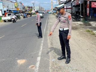 Pria 87 Tahun Kemudikan Motor Tewas usai Ditabrak Mobil di Polman