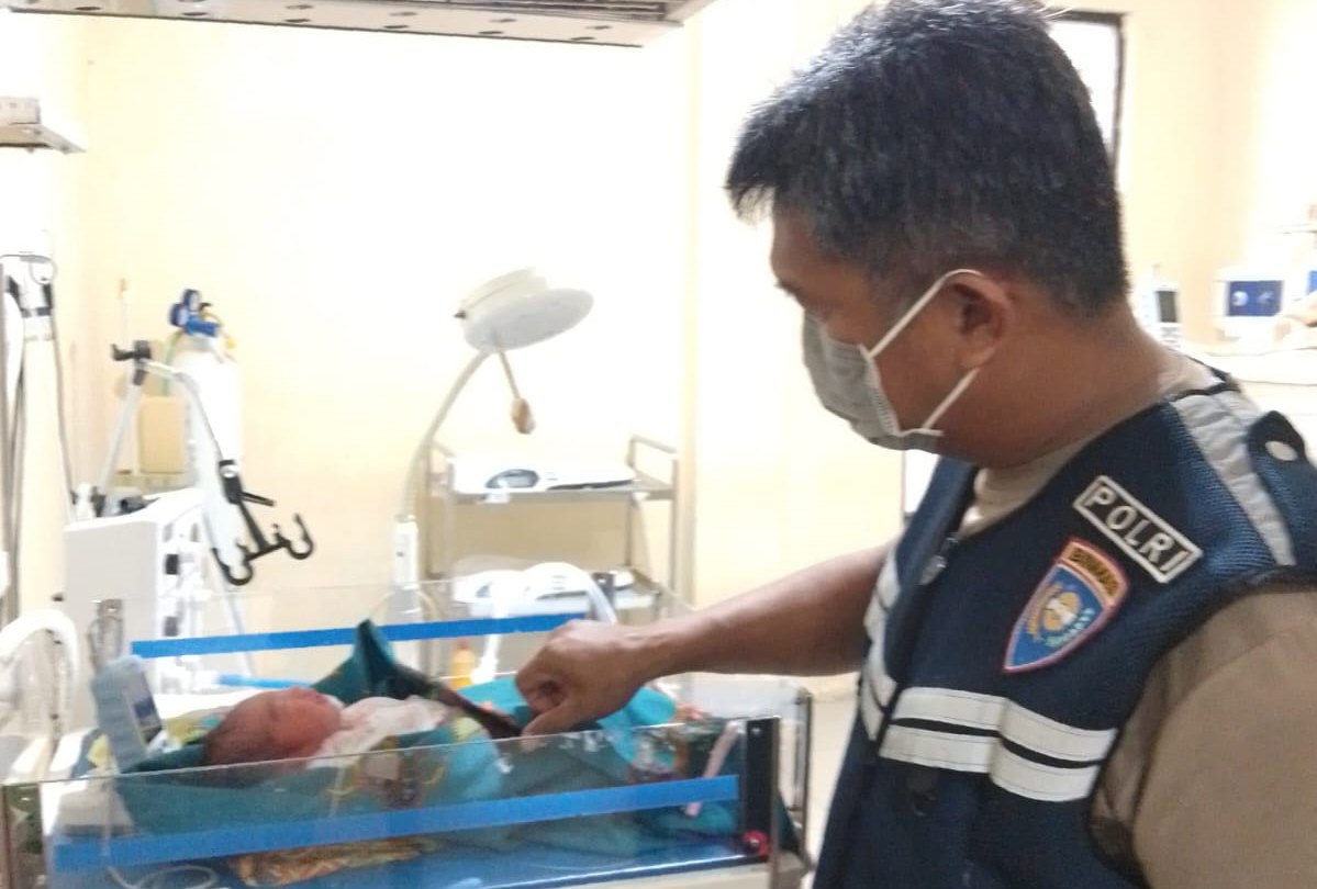 Geger Penemuan Bayi Dikerumuni Semut dalam Saluran Drainase di Polman